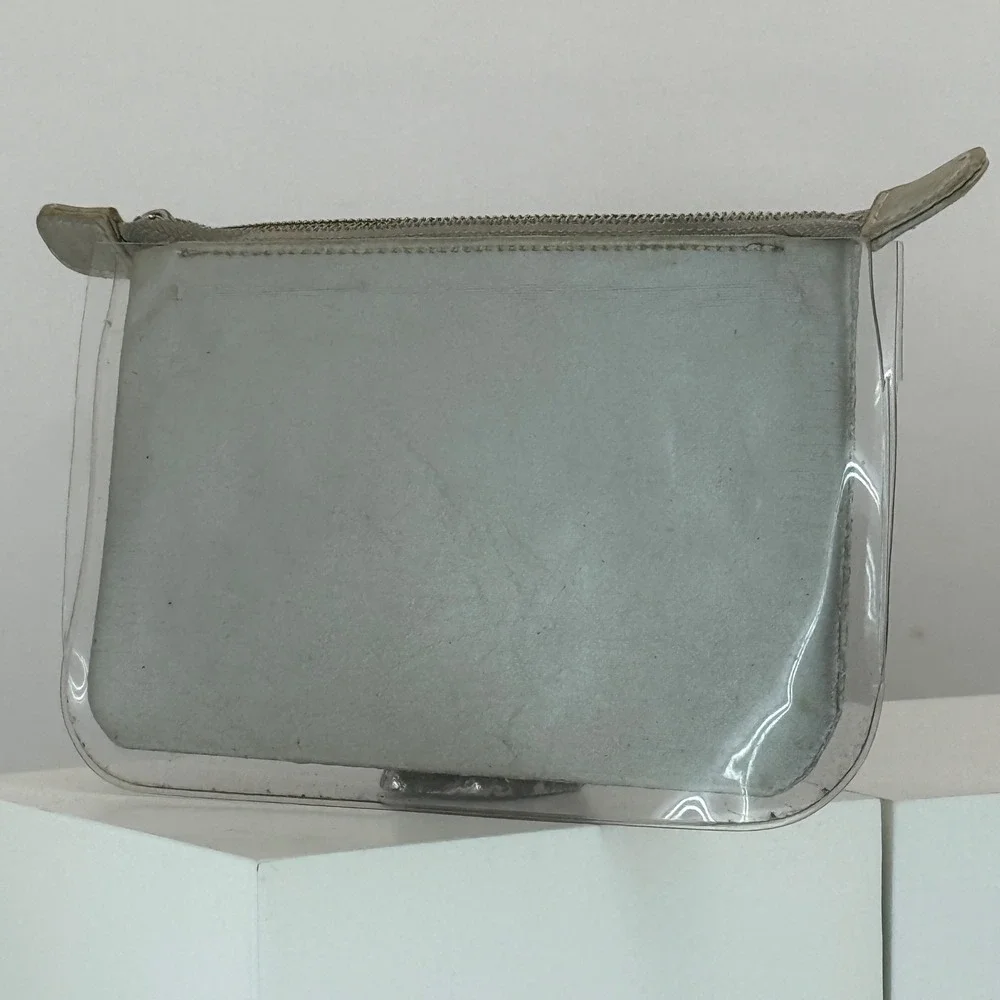 Foundation Louis Vuitton Clear Grey‎ Canvas Zip Pouch Museum Exclusive Bag